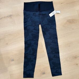 NWT Splendid Seamless Leggings Peacoat Camo